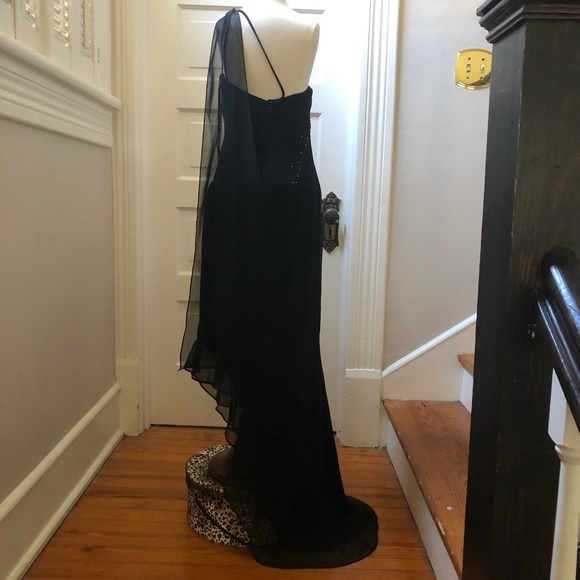 Evening Dress - Picture 4 of 7